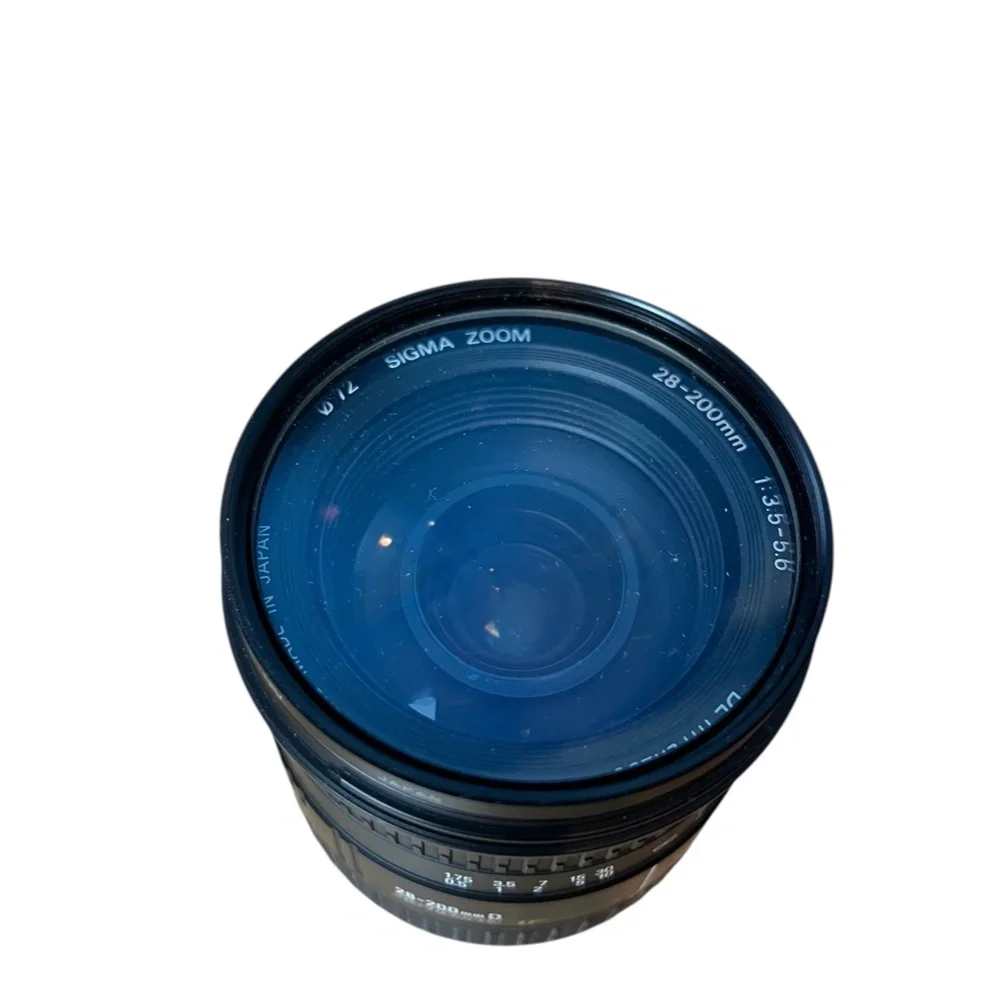 Sigma DL Hyperzoom Macro 28–200mm f/3.5–5.6 Aspherical IF Lens w/ Quantaray UV F